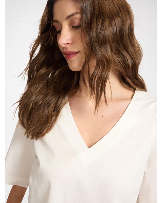 T-shirt in cotone scollo a V di Elena Miro in White