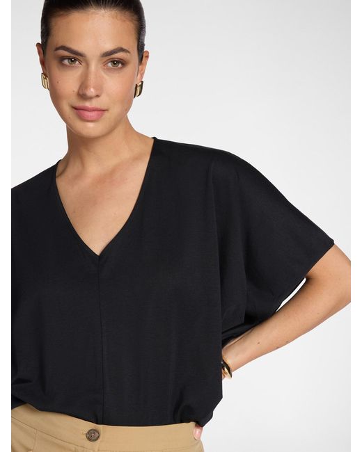 T-shirt scollo a V di Elena Miro in Black