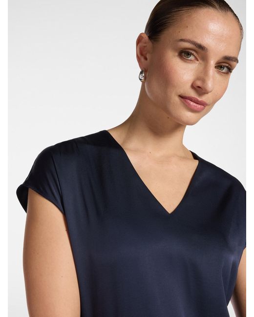 Blusa in raso con scollo a V di Elena Miro in Blue