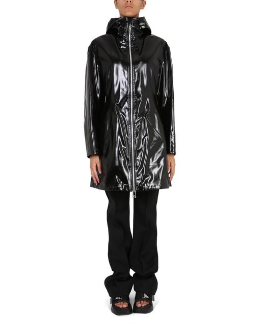 PARKA IN GOMMA CON CAPPUCCIO di Bottega Veneta in Black