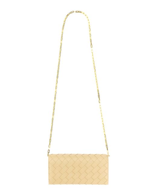 PORTAFOGLIO INTRECCIATO CON CATENA di Bottega Veneta in White