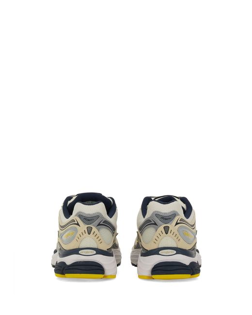 Scneaker Progrid Omni 9 di Saucony in White da Uomo