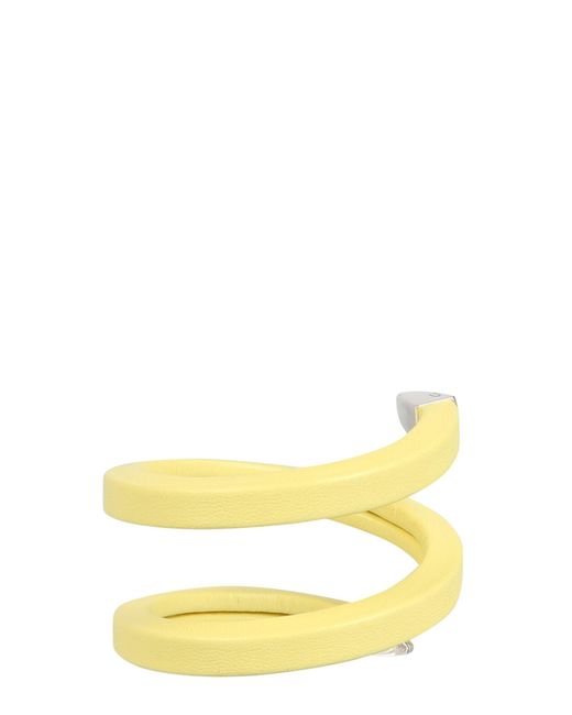 BRACCIALE A SPIRALE IN NAPPA di Bottega Veneta in Yellow