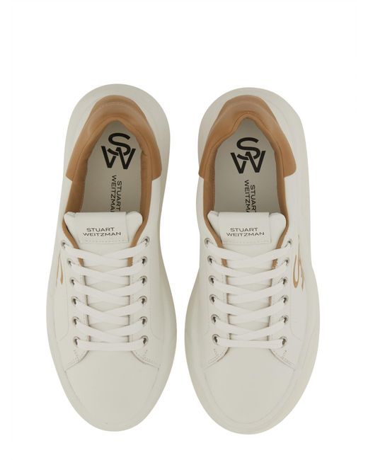 Slippers Disquette in pelle scamosciata sabbia di Stuart Weitzman in White