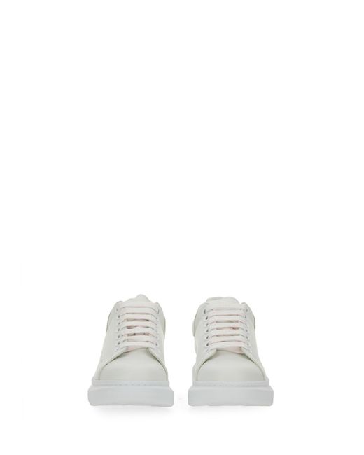 Sneaker Oversize di Alexander McQueen in White