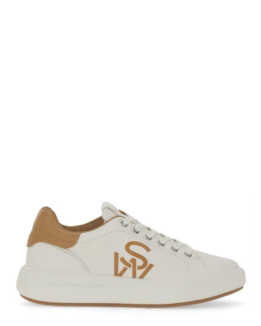 Slippers Disquette in pelle scamosciata sabbia di Stuart Weitzman in White