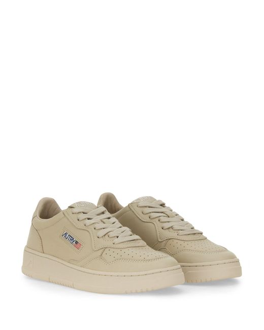 Sneaker "Medalist Low" di Autry in Natural