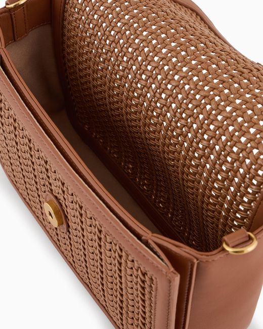 Sac À Bandoulière Tressé Avec Logo Aigle En Métal Emporio Armani en coloris Brown