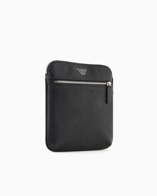 Bolso Bandolera Plano De Piel Saffiano Regenerada Con Placa De Águila Asv Emporio Armani de hombre de color Black