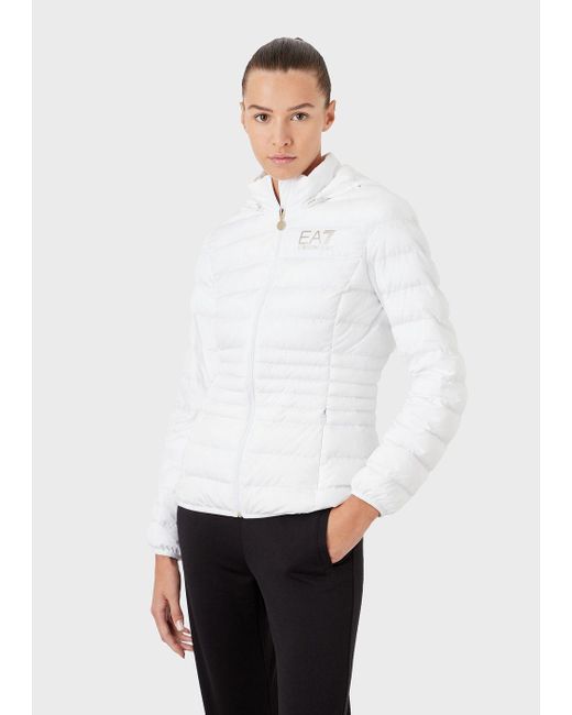 Emporio Armani Core Lady Packable Hooded Puffer Jacket in White | Lyst UK