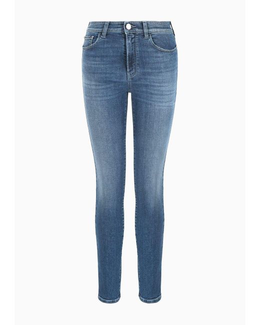 Jeans J20 Vita Alta E Gamba Super Skinny In Denim Effetto Used di Emporio Armani in Blue