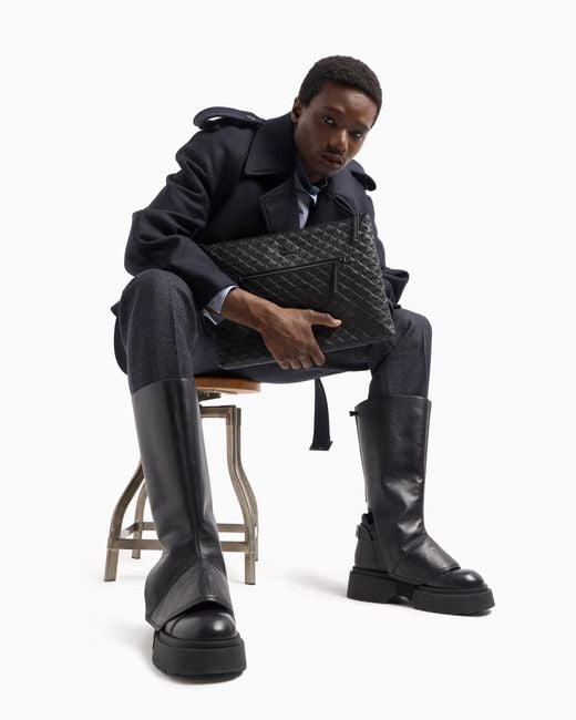 Emporio Armani Maxi-Beutel Aus Leder Geprägt Mit Allover-Adler in Black für Herren