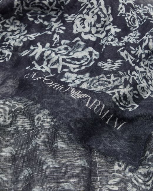 Emporio Armani Gray Linen Blend Stole With A Bandana Print
