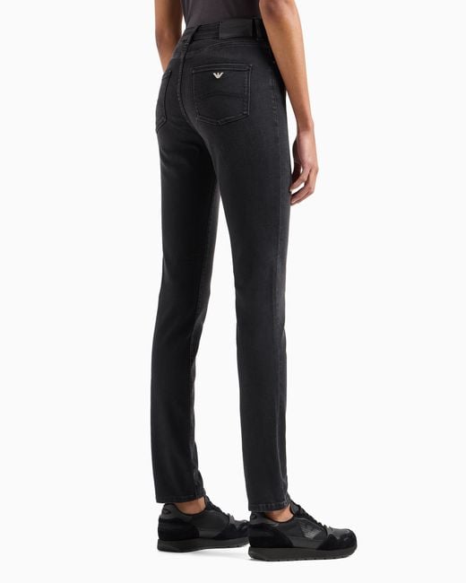 Vaqueros J18 De Cintura Alta Y Pernera Ajustada En Cómodo Denim Lavado A La Piedra Emporio Armani de color Black