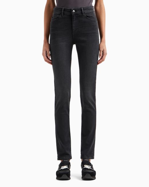 Vaqueros J18 De Cintura Alta Y Pernera Ajustada En Cómodo Denim Lavado A La Piedra Emporio Armani de color Black