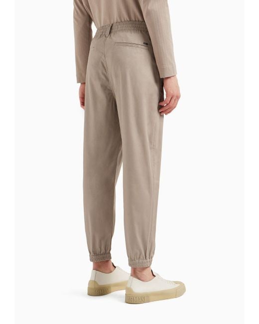 Pantalones Con Pliegues Centrales Y Bajo Elástico En Sarga De Algodón Cómodo Emporio Armani de hombre de color Gray
