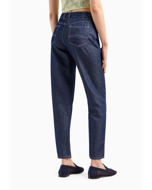 Emporio Armani Blue Jeans J90 Mit Mittelhohem Bund Und Lockerem Bein Aus Denim Aus Einer Leinenmischung Mit Ea-patch