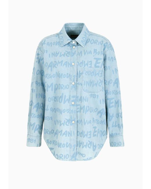 Camicia In Denim Light Con Stampa Lettering All Over di Emporio Armani in Blue
