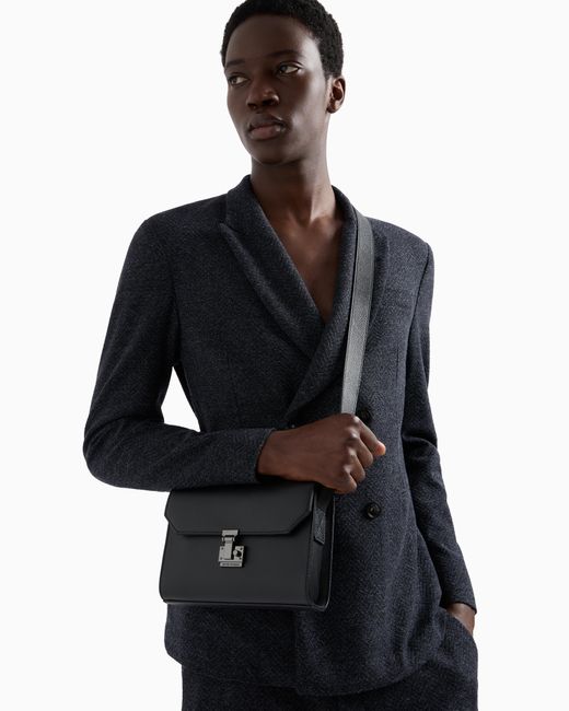 Emporio Armani Umhängetasche Mit Klappe, Gefertigt Aus Getrommeltem Leder in Black für Herren