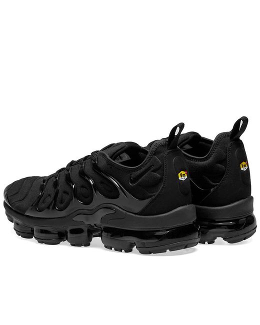 black air vapormax plus