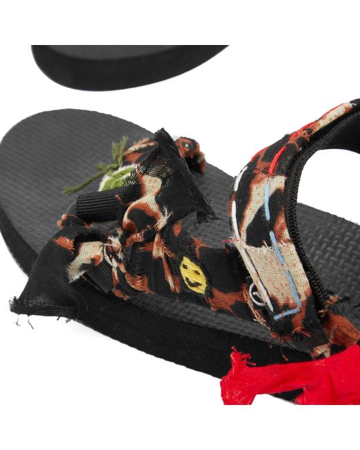 ARIZONA LOVE Red Straps Trekky Sandals