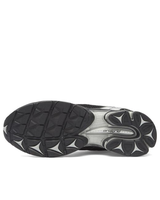 Saucony Black Progrid Triumph 4 Sneaker