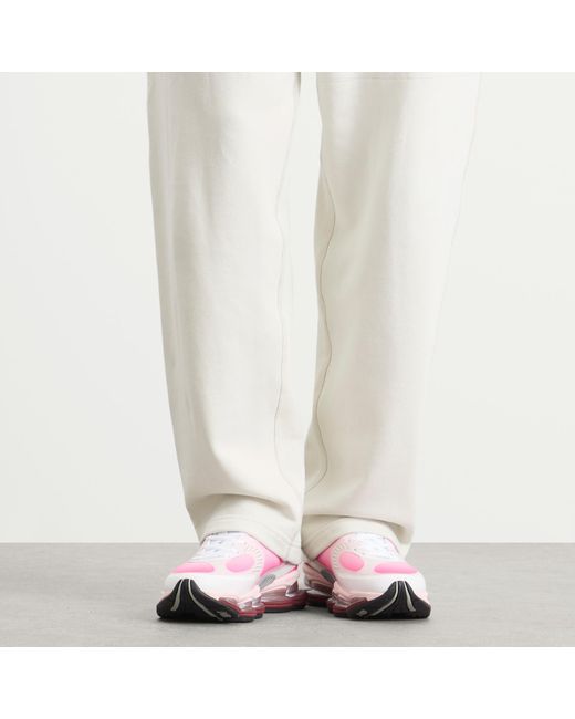 New Balance Pink 2000 Sneaker