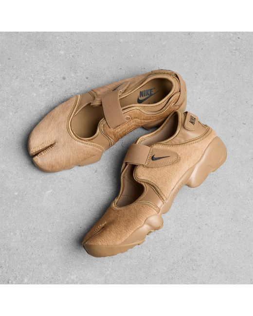 Nike Natural W Air Rift Pony Sneaker