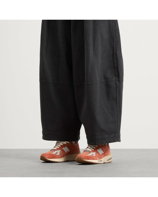 New Balance Red 991V2 Sneaker