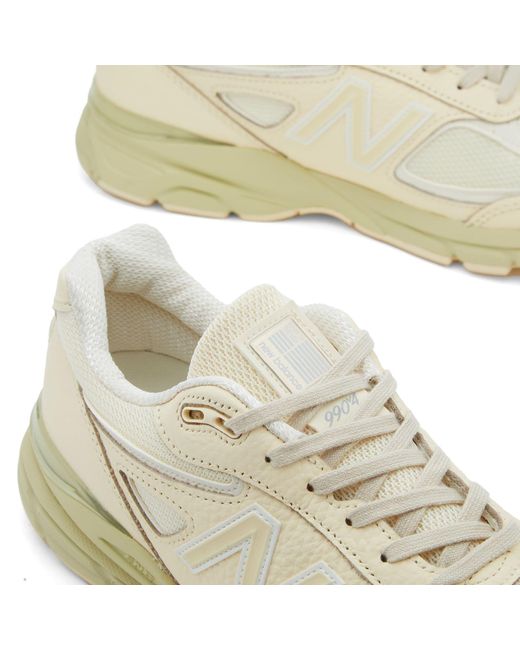 New Balance White U990Bo4
