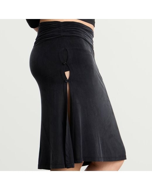 Peachy Den Black Kylie Vent Midi Skort