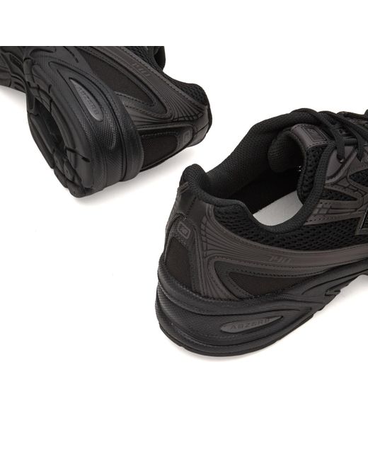 New Balance Black 740 Sneaker
