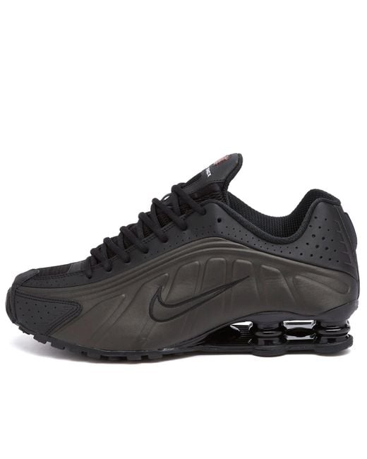 Nike Black Shox R4 Sneaker for men