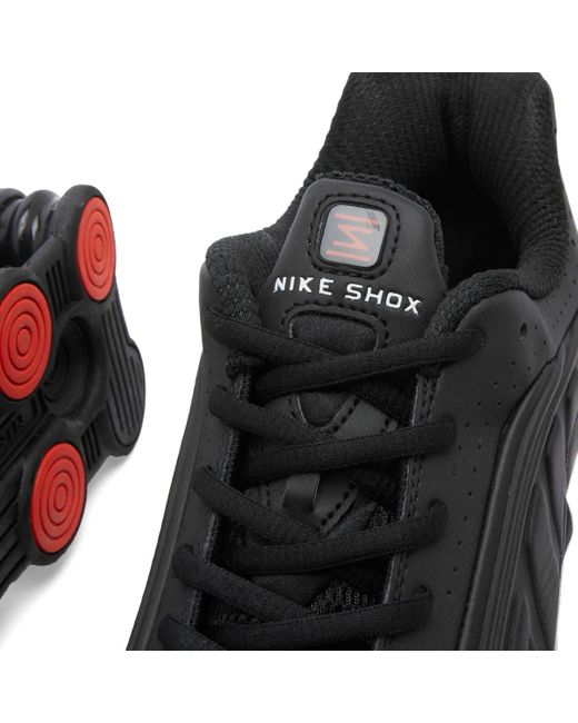 Nike Black W Shox R4 Sneakers