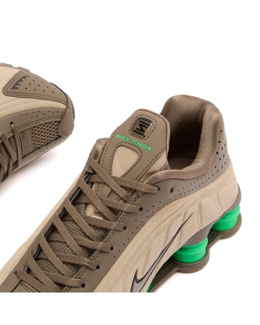 Nike Brown Shox R4 Se W Sneaker