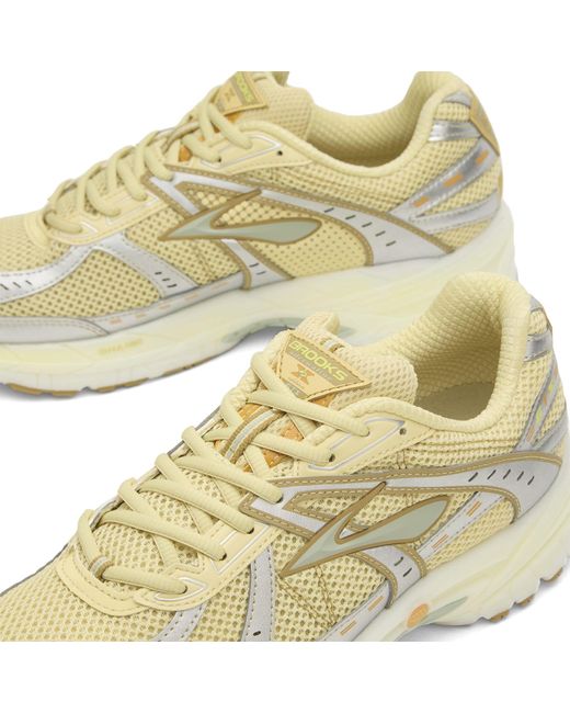 Brooks White Adrenaline Gts 10 Sneaker for men