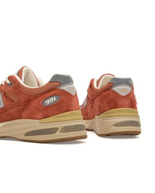 New Balance Red 991V2 Sneaker