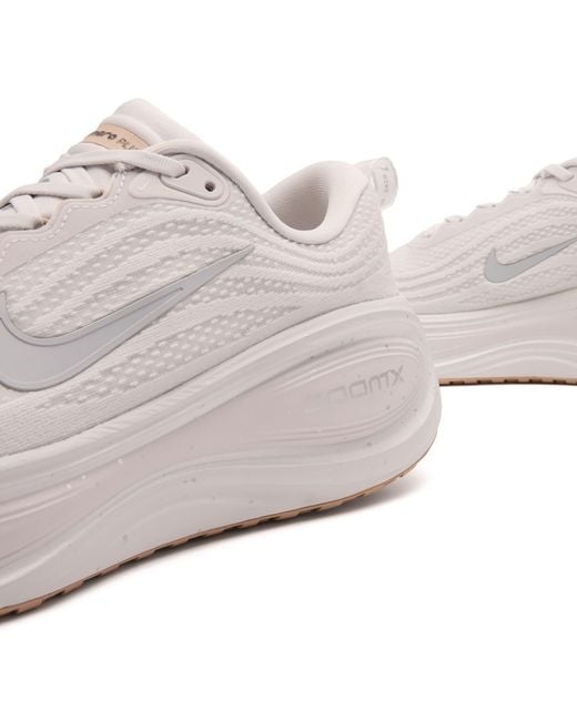 Nike White Vomero Plus Speckle Sneaker