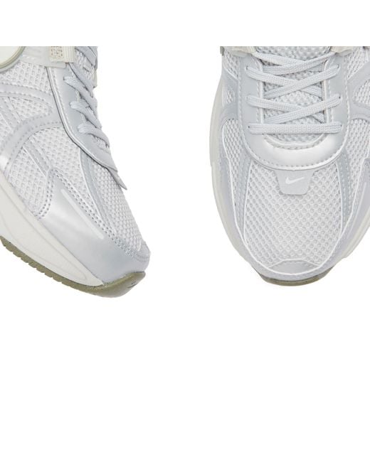Nike White V2K Run W Sneaker