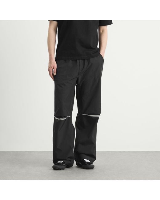 New Balance Black Elusive Shell Pant for men