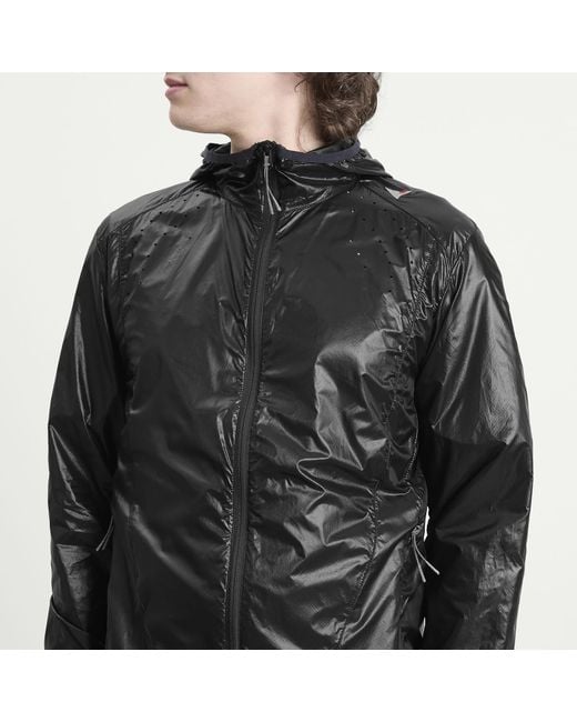Roa Black Hue Packable Wind Jacket for men