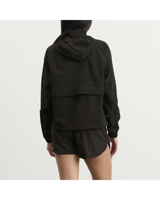 On Shoes Black Performance Volt Jacket