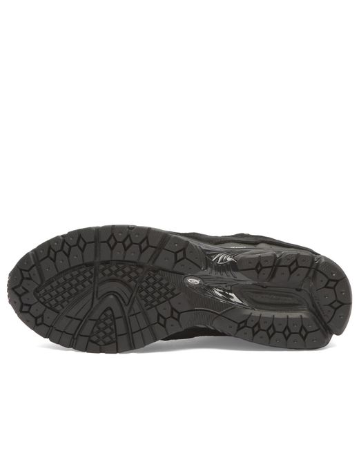 New Balance Black 2002Dx Sneaker