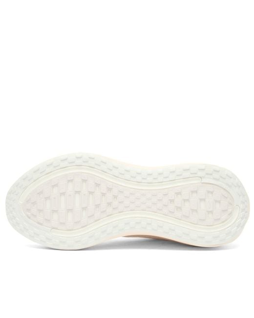 Nike White Vomero Plus Ess Sneaker