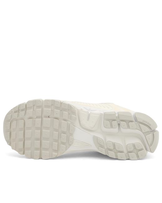 Nike White Zoom Vomero Sneaker