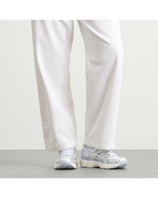 Asics White Gel-Cumulus 16 Sneaker