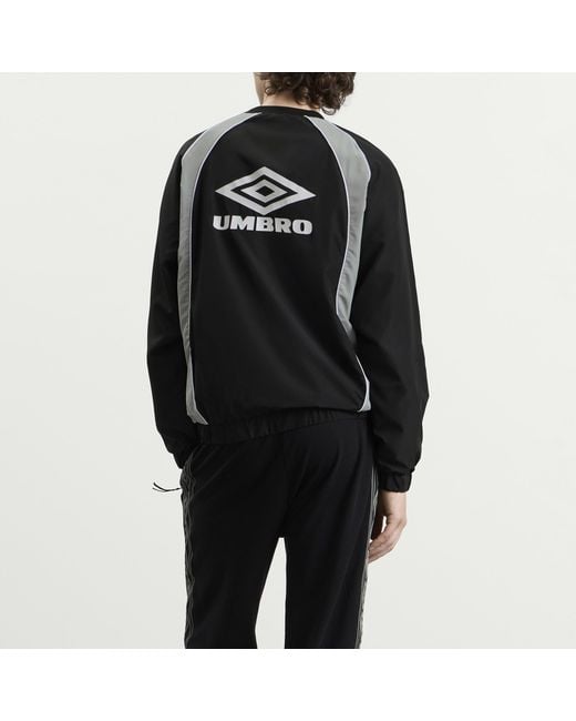 Umbro Black Panelled Sweatshirt for men