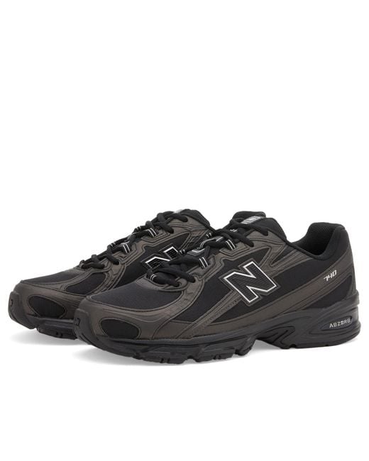 New Balance Black 740 Sneaker