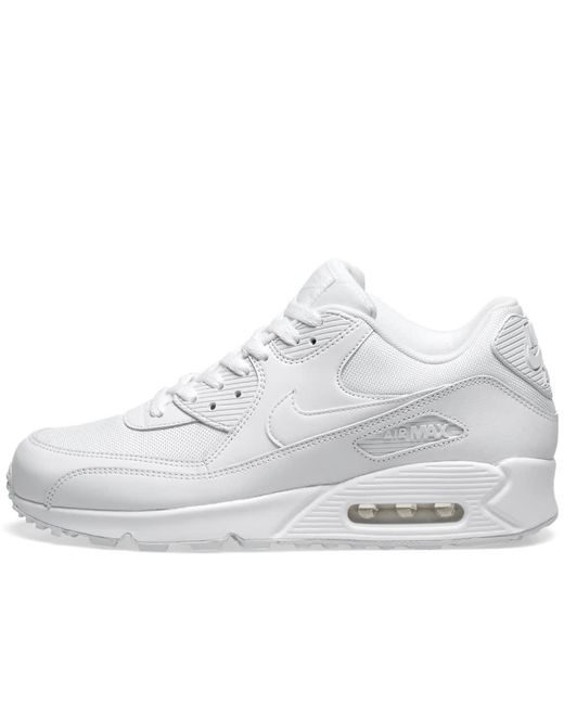 nike essential 2.0