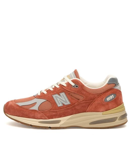 New Balance Red 991V2 Sneaker